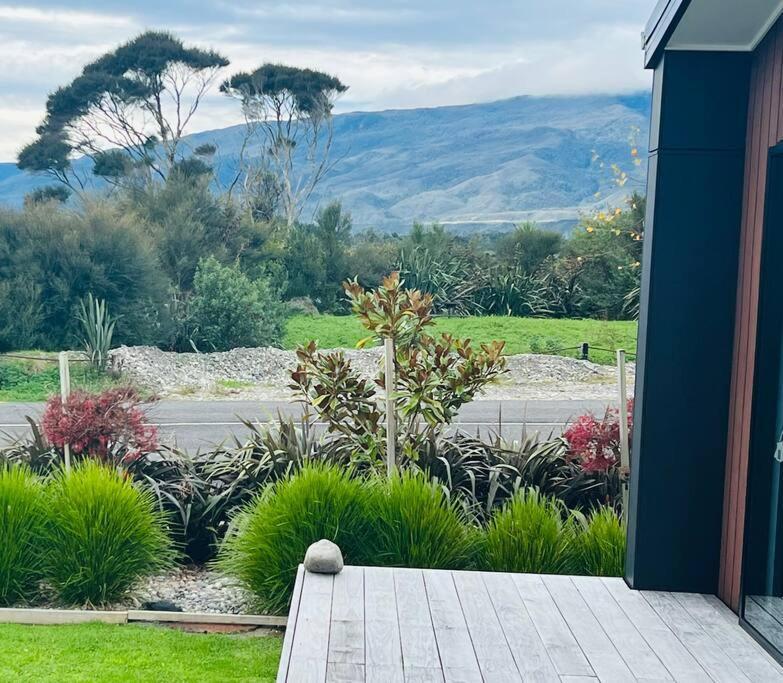 Miss Eastons Whare Villa Westport Eksteriør bilde